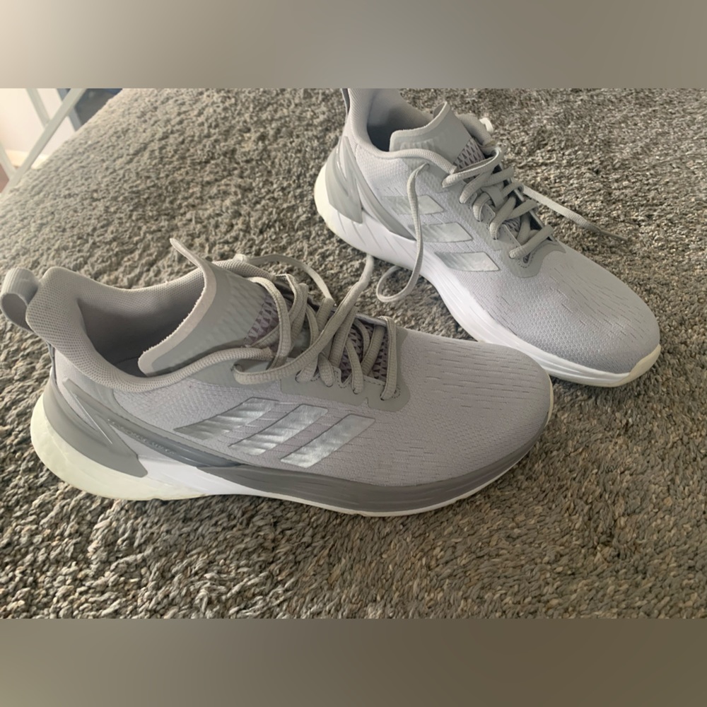 Adidas women’s response sneakers size 7